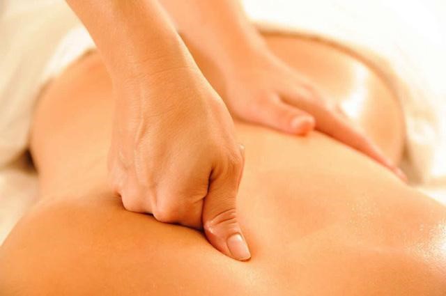 Có nên thử trải nghiệm massage bấm huyệt để cải thiện giấc ngủ