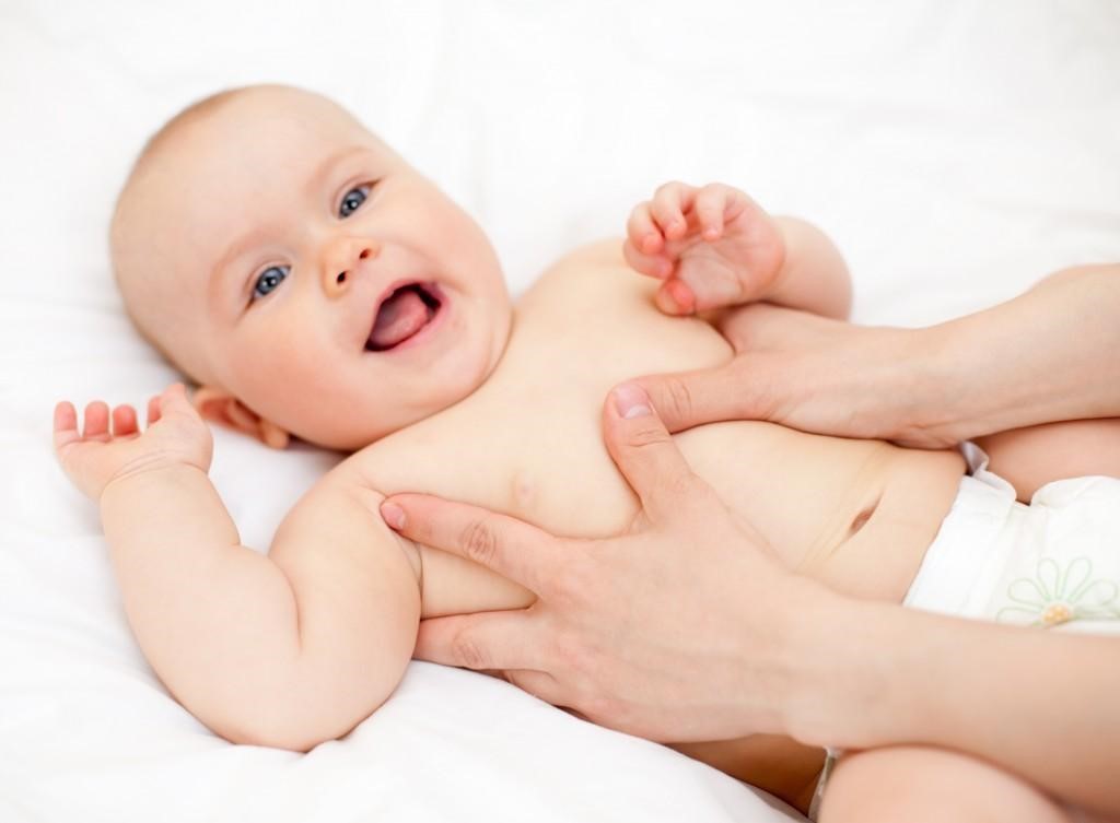 Trẻ sơ sinh cũng cần được massage và những lưu ý khi thực hiện nên biết
