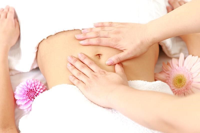 Massage bấm huyệt chữa đau bụng kinh có hiệu quả không?