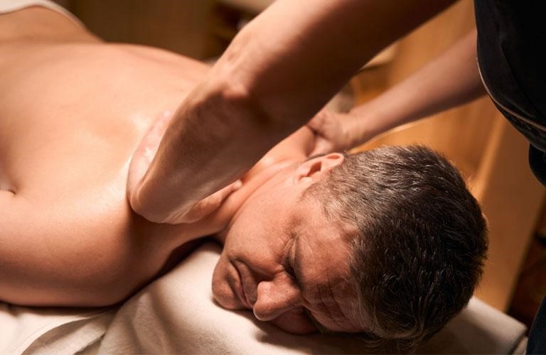 Đối tượng không nên massage bấm huyệt tránh gây hại cho cơ thể