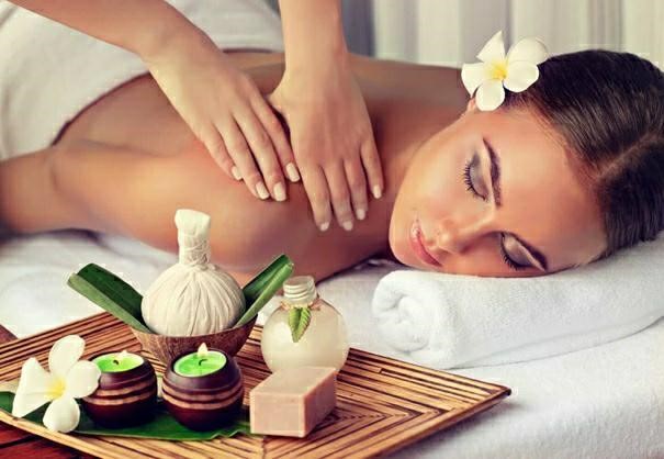 Người nhạy cảm với tiếp xúc dùng dịch vụ massage có ổn không?