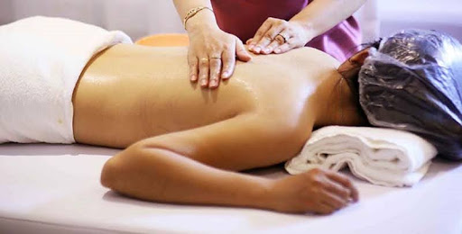 Vuốt trượt và vuốt dài trong massage truyền thống