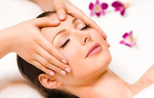 Massage bấm huyệt trị đau đầu: Giải pháp an toàn, hiệu quả tức thì hay không?