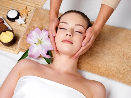 Trẻ ra 10 tuổi sau một liệu trình massage Nhật Bản