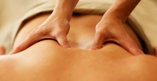 Massage bấm huyệt có giúp đả thông kinh mạch như truyền tai?